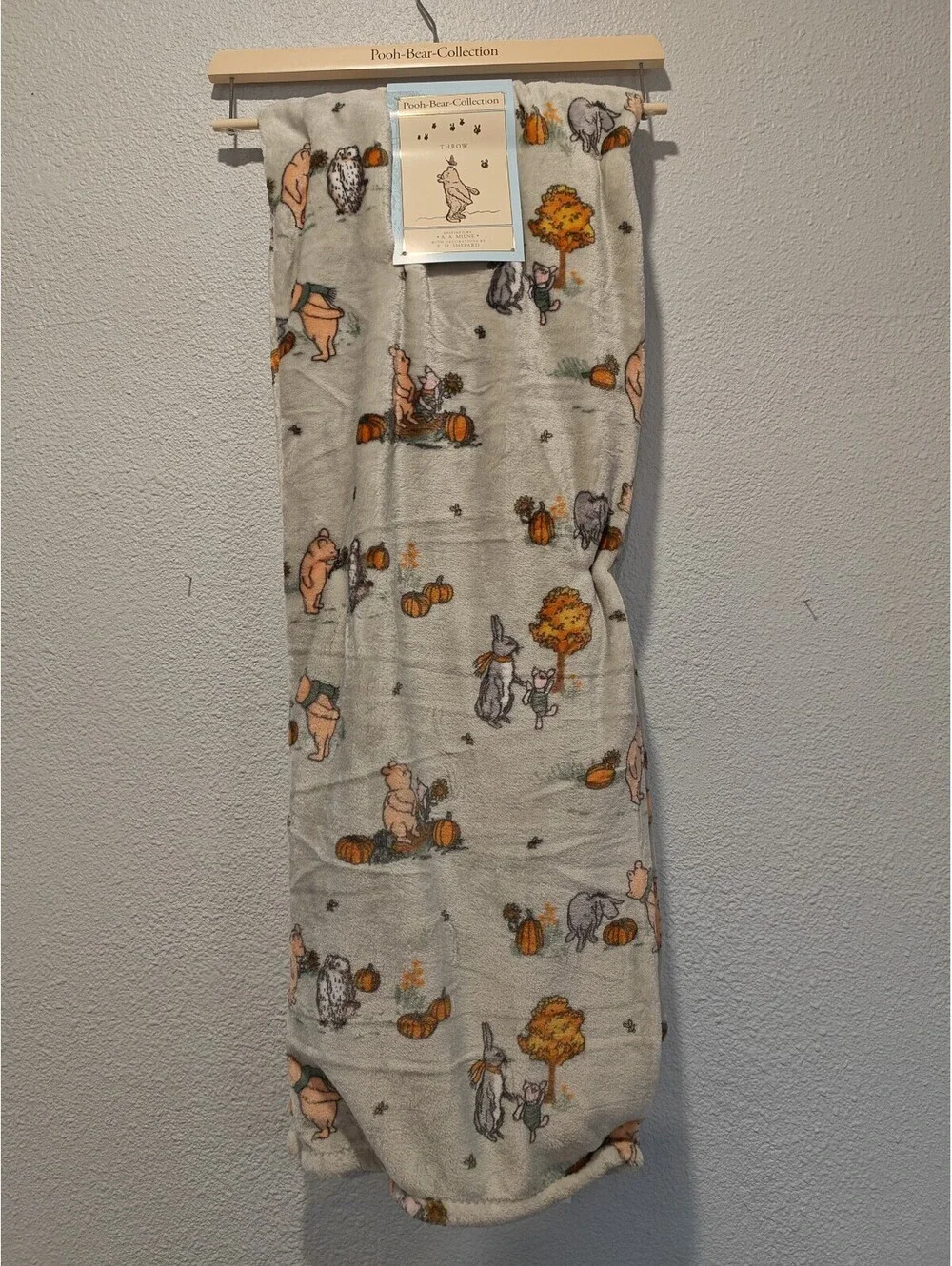 Pooh Bear Collection 50x70in Plush Throw Blanket with Winnie